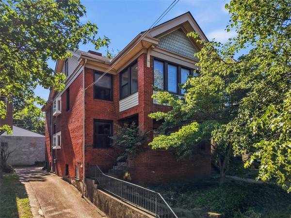 3592 Beechwood Blvd, Greenfield, PA 15217