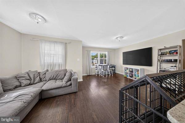 13 CAXTON DR, New Castle, DE 19720