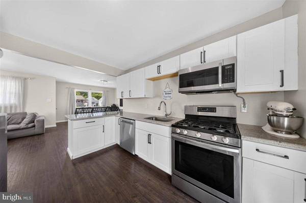 13 CAXTON DR, New Castle, DE 19720