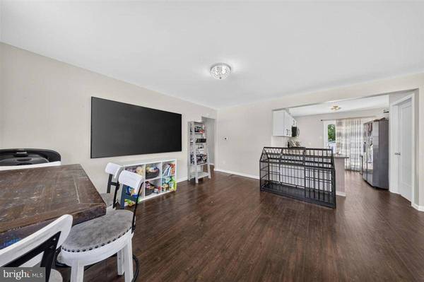 13 CAXTON DR, New Castle, DE 19720