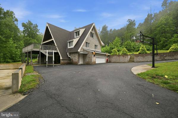 665 FAIRMONT AVE, Mohnton, PA 19540