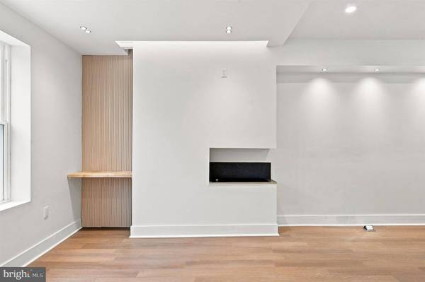 1545 S TAYLOR ST, Philadelphia, PA 19146