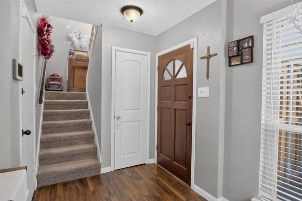 2851 Ursa CIR, Garland, TX 75044