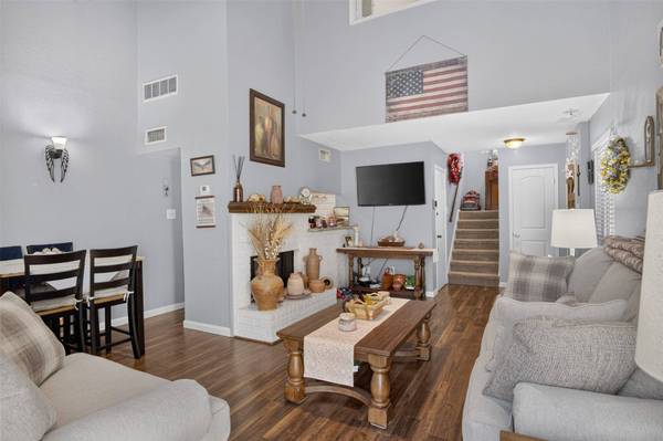 2851 Ursa CIR, Garland, TX 75044