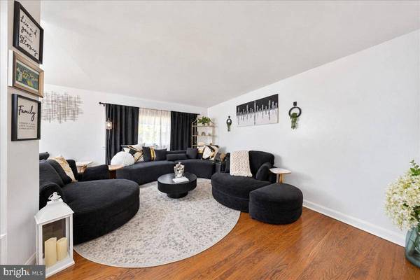 5 S PENNEWELL DR, Wilmington, DE 19809