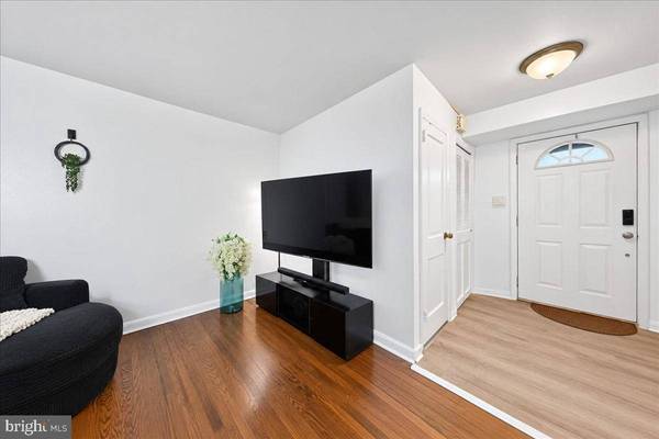 5 S PENNEWELL DR, Wilmington, DE 19809