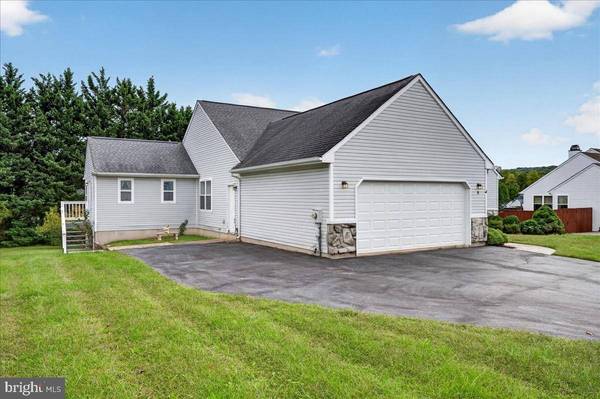 3 COBBLEFIELD DR, Newark, DE 19713