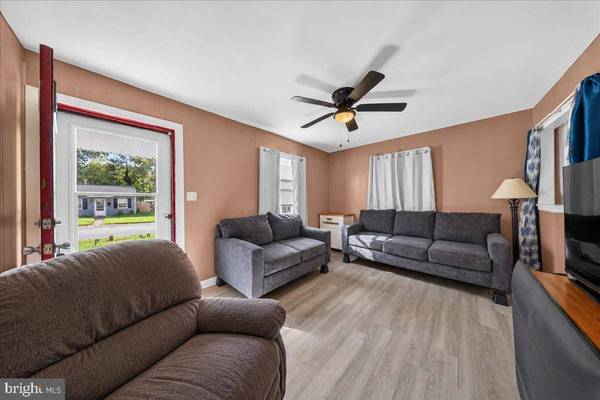 427 CARVER DR, Wilmington, DE 19801