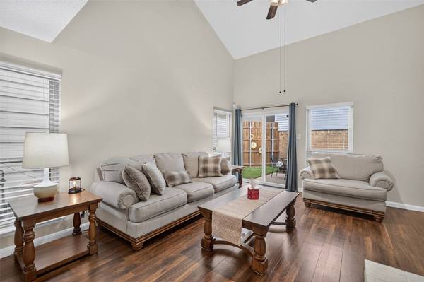 2851 Ursa CIR, Garland, TX 75044