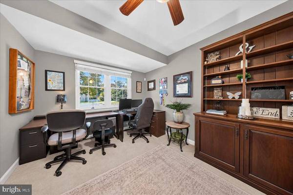 2601 PIN OAK DR, Wilmington, DE 19810