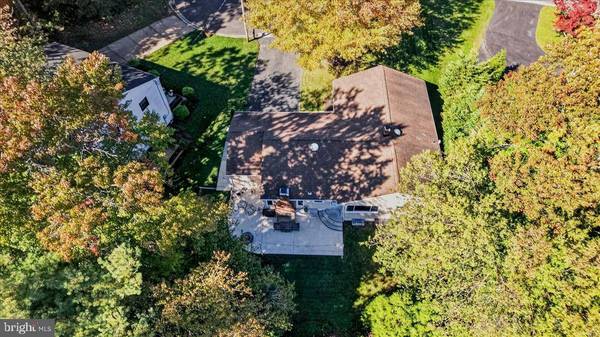 6 LORI LN, Wilmington, DE 19809