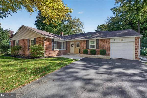 6 LORI LN, Wilmington, DE 19809