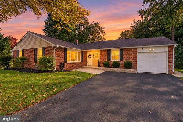 6 LORI LN, Wilmington, DE 19809