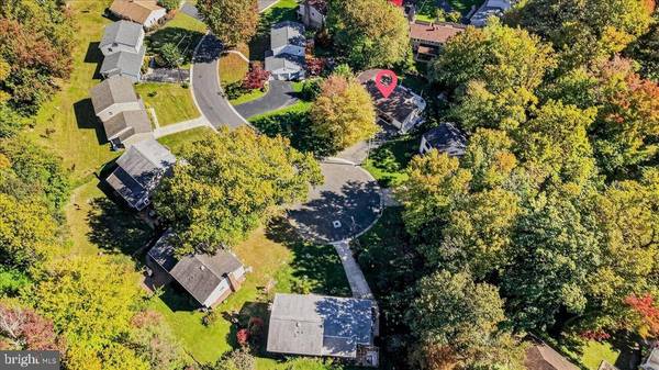 6 LORI LN, Wilmington, DE 19809
