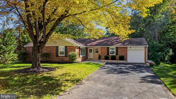 6 LORI LN