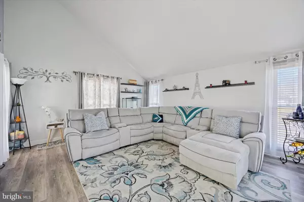 12 ROYAL GRANT WAY, Dover, DE 19901