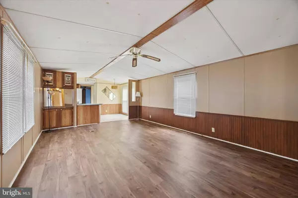 4 MILKWEED CT #238, Newark, DE 19713