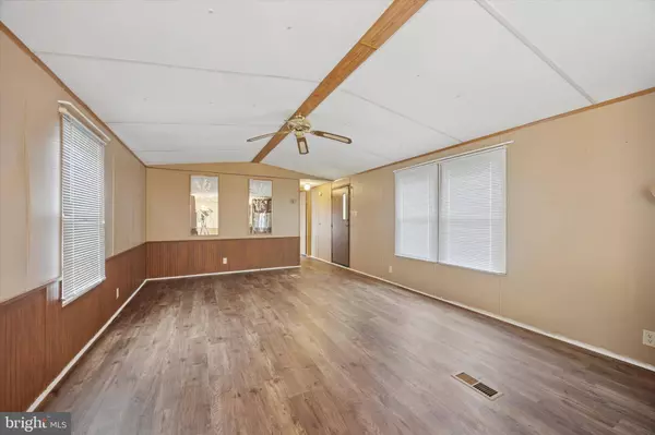 4 MILKWEED CT #238, Newark, DE 19713