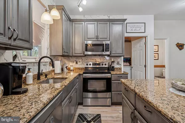 12 EMERALD RIDGE DR, Bear, DE 19701