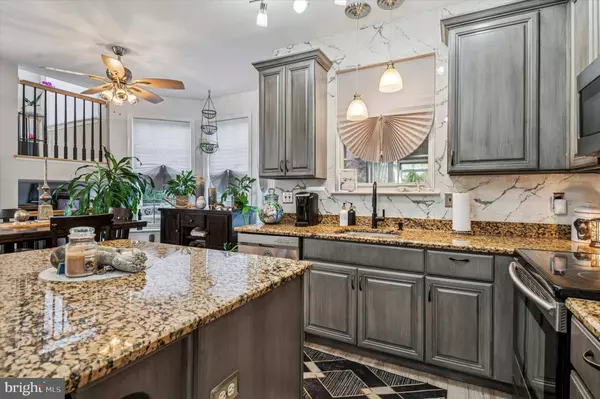 12 EMERALD RIDGE DR, Bear, DE 19701