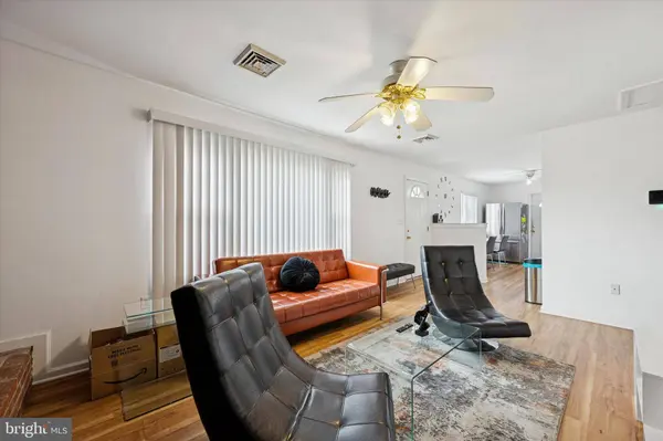 1 ARDEN AVE, New Castle, DE 19720