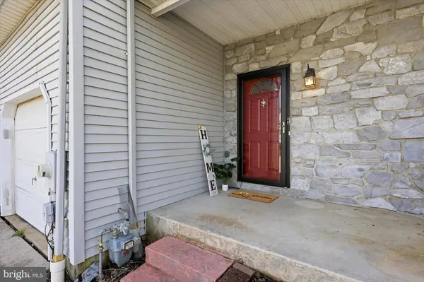 136 SHINN CIR, Wilmington, DE 19808