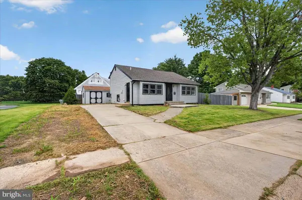 601 BANYAN RD, Newark, DE 19713