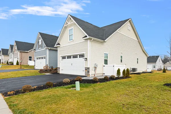 Guglielma Springett Dr, West Grove, PA 19390