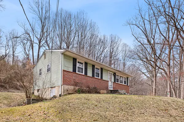 231 Laurel Bridge Rd, Landenberg, PA 19350-9507