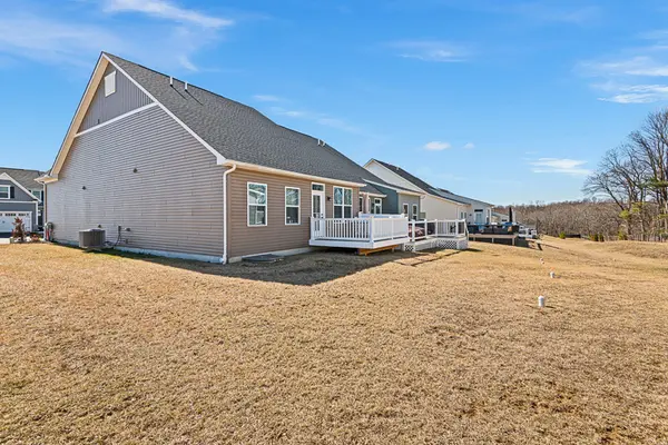 711 Thomas Penn Dr, West Grove, PA 19390-2124