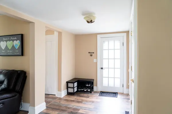 61 Park Ave, Flemington, NJ 08822-1320