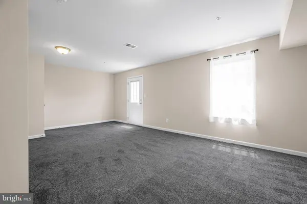 35 MUNRO RD, Newark, DE 19711