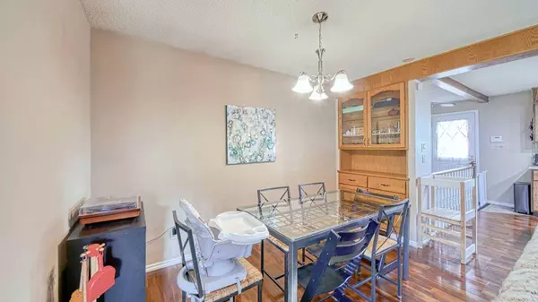 8012 36 AVE NW, Calgary, AB T3B 1V9