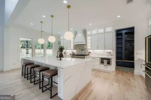 2635 Beverly LN, Snellville, GA 30078