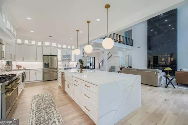 2635 Beverly LN, Snellville, GA 30078