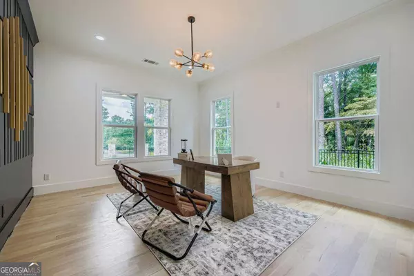 2635 Beverly LN, Snellville, GA 30078