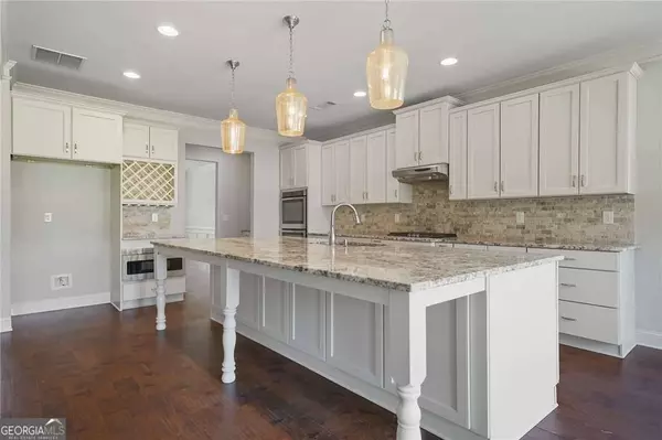 810 Eagle Crossing DR, Lawrenceville, GA 30044