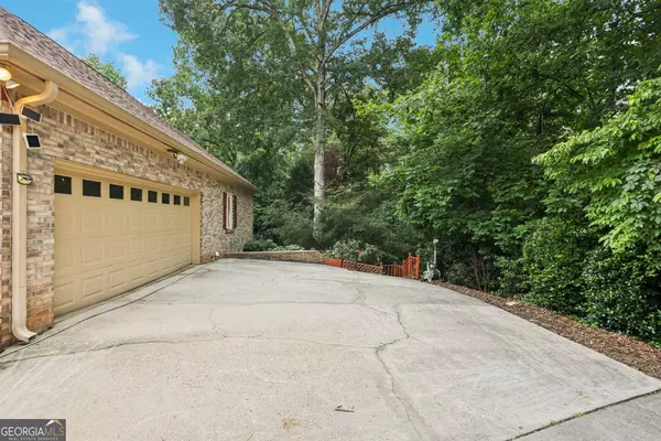 8110 Lakemont Close, Mcdonough, GA 30253