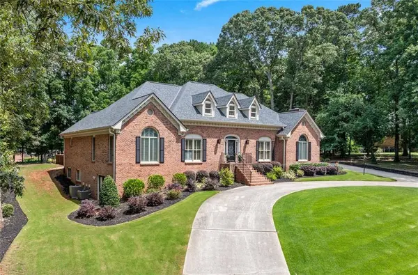 2065 Innsfail DR, Snellville, GA 30078