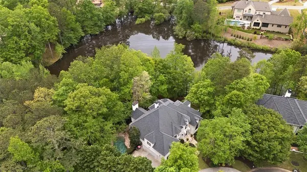 960 Tiverton LN, Alpharetta, GA 30022