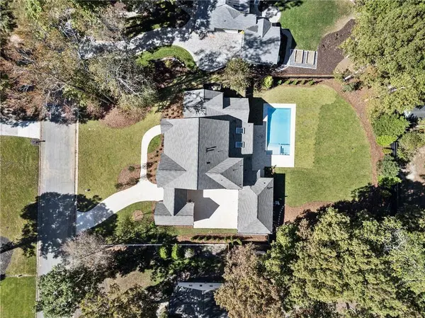 141 North Trace, Alpharetta, GA 30009