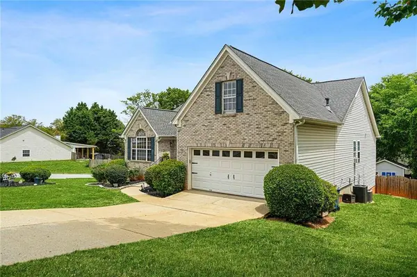220 Cedarhurst RD, Lawrenceville, GA 30045