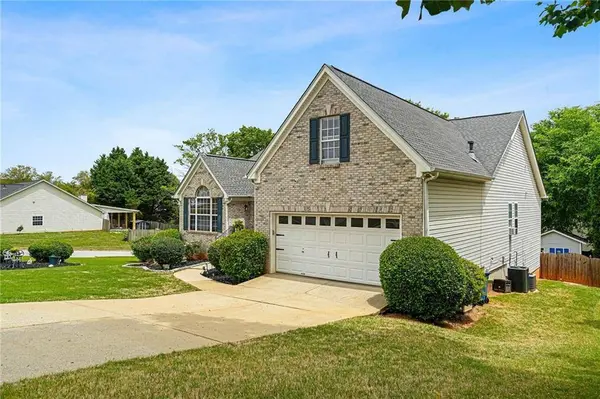 220 Cedarhurst RD, Lawrenceville, GA 30045