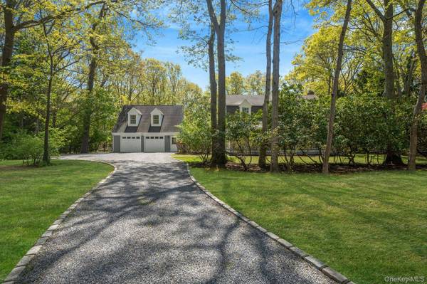 4 Chambord CT, Shoreham, NY 11786