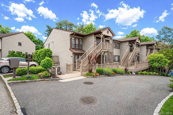 19 The Circle #19, Glen Head, NY 11545