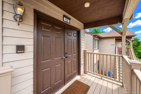 19 The Circle #19, Glen Head, NY 11545
