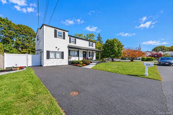 6 S Arizona RD, West Babylon, NY 11704