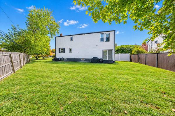 6 S Arizona RD, West Babylon, NY 11704