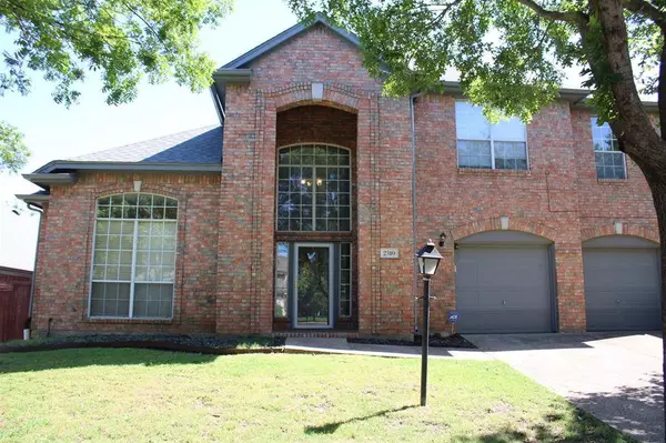 2310 Crest Park Drive, Arlington, TX 76006