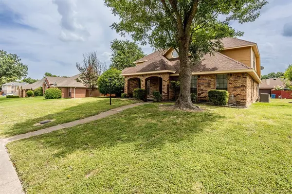 947 Aspen Drive, Desoto, TX 75115